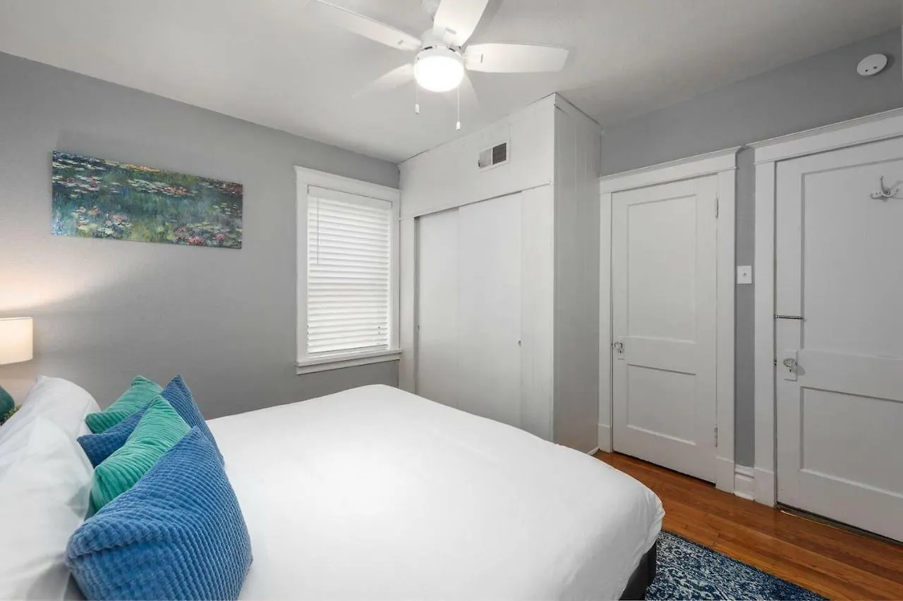 Charming & Historic 1Br Apartman Saint Louis